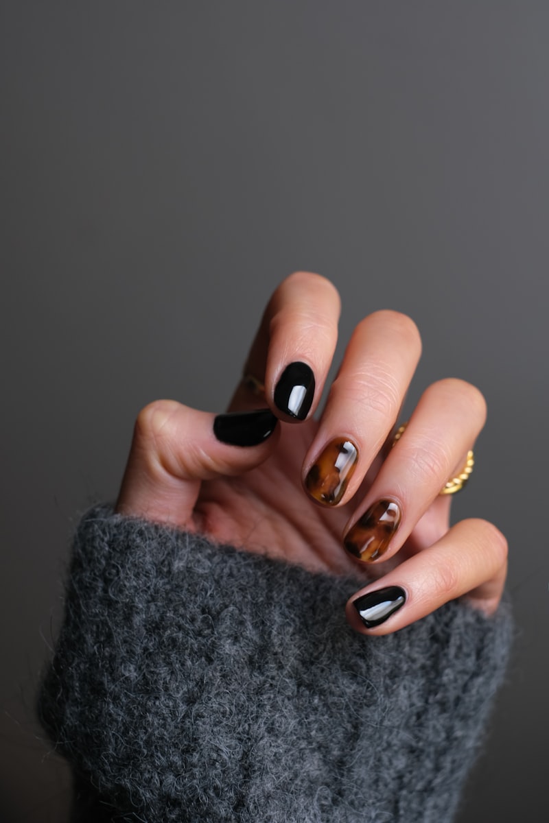 Nail art and manicure services